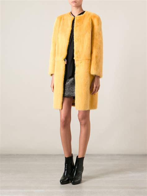 fendi yellow coat|Mehr.